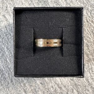 NWB 18K Gold Plated Grooved Unisex Wedding Band Size 7.75 Stack Ring